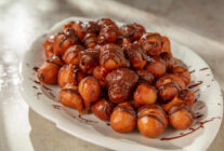 Cikolata soslu lokma t