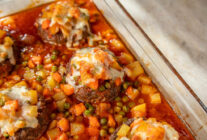 Sebzeli canak kofte t