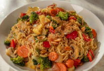 Sebzeli noodle t