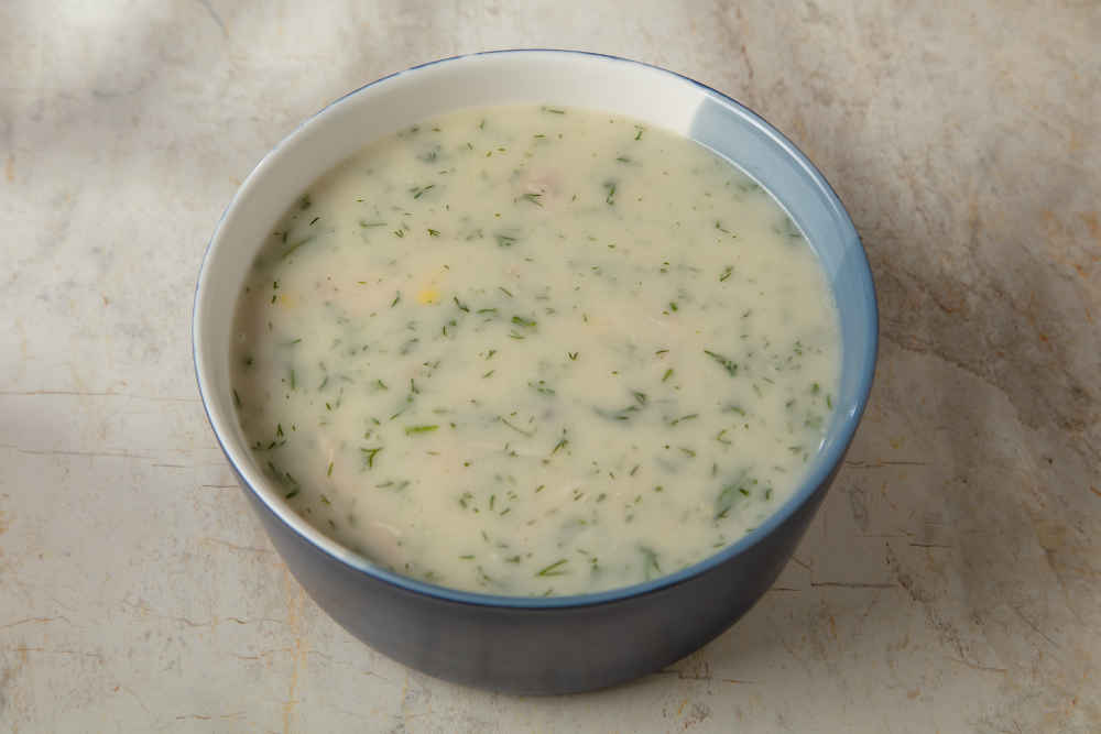 Yogurt terbiyeli tavuk corbasi t