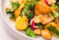 1200x675 tavuklu patatesli kale salatasi