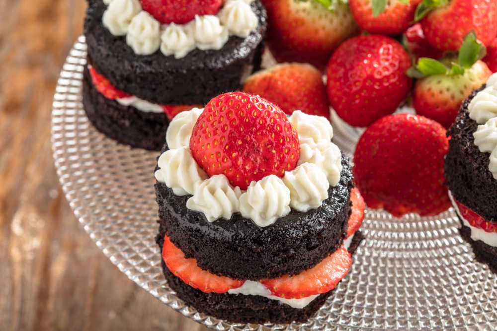 Cilekli porsiyonluk pasta