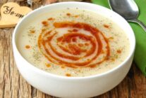 Sarimsakli un corbasi resimli yemek tarifi(11)